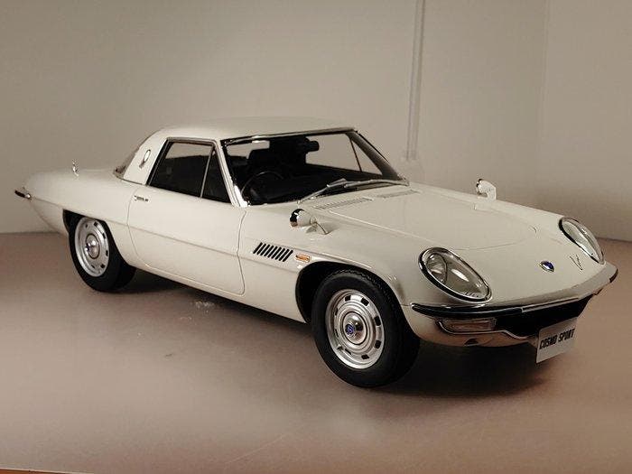 Kyosho 1:12 - Model coupé - Mazda Cosmo Sport - 1967 -, Hobby en Vrije tijd, Modelauto's | 1:5 tot 1:12