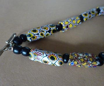 Ketting met 11 zeer grote kralen met mozaïek / millefiori, Antiek en Kunst
