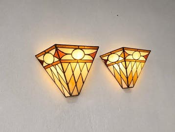 Wandkandelaar (2) - Een paar wandlampen in Tiffany-stijl met