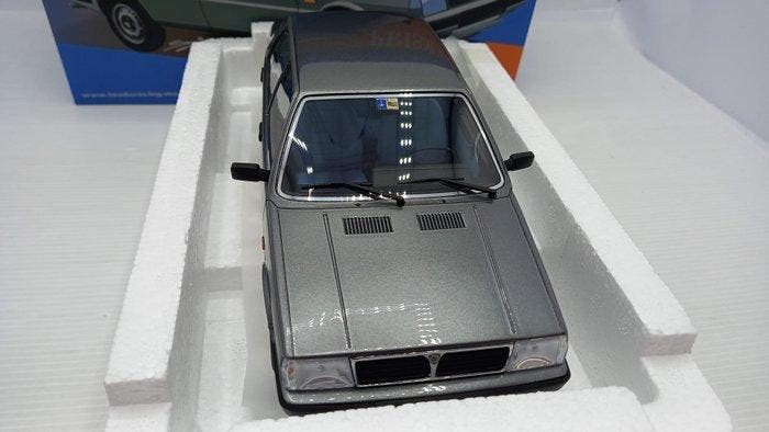 Laudoracing 1:18 - Modelauto - Lancia Prisma 1300 Intermedia, Hobby & Loisirs créatifs, Voitures miniatures | 1:5 à 1:12