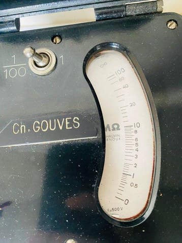 chauvin arnoux Ancien mégohmmètre à manivelle (testeur
