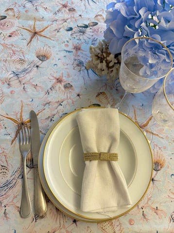 Nappe avec décor marin composé de coraux et de poissons dans, Antiquités & Art