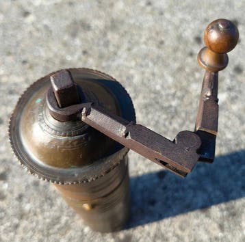 Salière et poivrière - Bronze