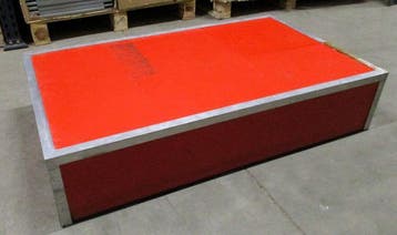 Houten Displaymeubel met stalen hoekprofiel, Actie Onderstel, Nieuw in verpakking
