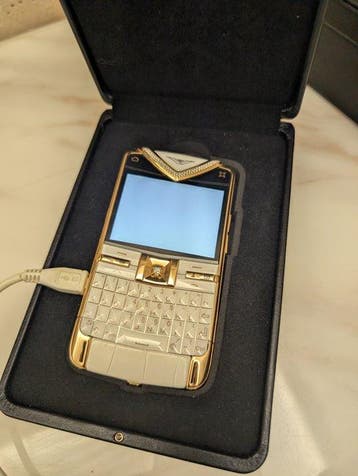 Vertu Constellation Quest Diamonds - Mobiele telefoon - In