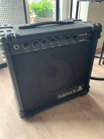 Samick - Aantal items: 1 - Gitaar eindversterker (Zonder, Musique & Instruments