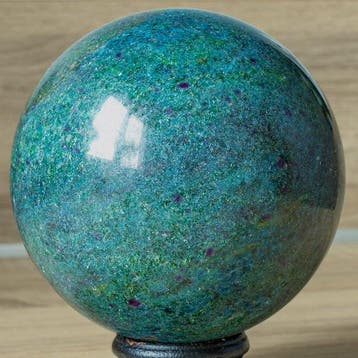 Ruby in Kyanite Qaulity sphere Kristal - Hoogte: 10.4 cm -