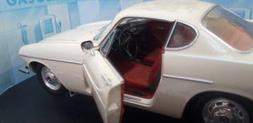Revell 1:18 - Modelauto - VOLVO - P1800, Nieuw