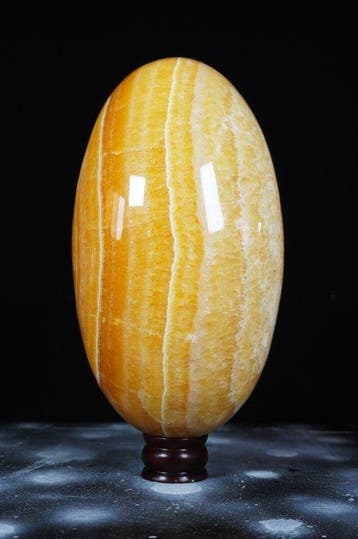 Exceptionnelle pierre calcite miel à bandes jaunes – Motif
