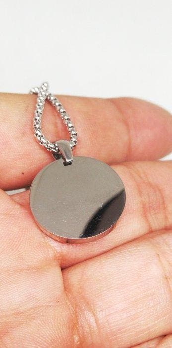 Pendentif meteorite Aletai. Incrustation or. Sans prix de
