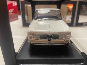 Norev 1:18 - Modelauto - Alfa Romeo Giulia ti Super