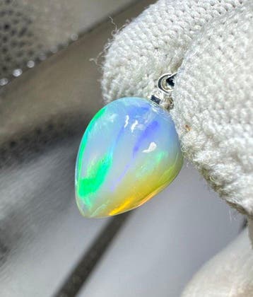 Opale Bijoux - Hauteur : 23 mm - Largeur : 11 mm- 1.12 g -