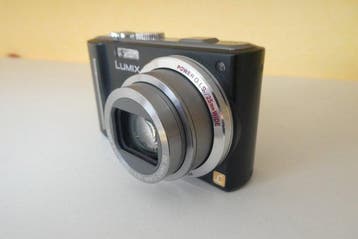 Panasonic Lumix TZ10 met Leica 25-300mm IS lens (kb.eq.)