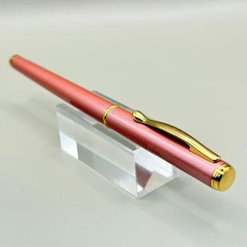 Pilot - Cavalier (pink) - Gold plated alloy nib (F) - Vulpen