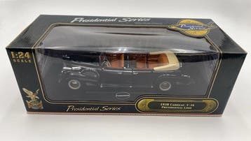 Road Signature 1:24 - Modelauto - Cadillac V-16 Presidential, Nieuw