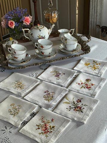 8 late 19e-eeuwse high-tea zijden geborduurde servetten. -, Antiek en Kunst
