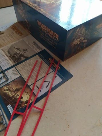 Games Workshop - Figure - Warhamer fantasy box and sprues