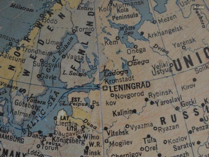 Terrestrial table globe - Tweede Wereldoorlog-wereldbol -, Antiquités & Art, Curiosités & Brocante