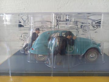 Moulinsart/Hachette - Tintin - 1 - Voiture 1/24 - La 2CV du