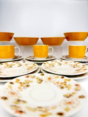 Royal Doulton - Theeservies (18) - Porselein - Sundance /