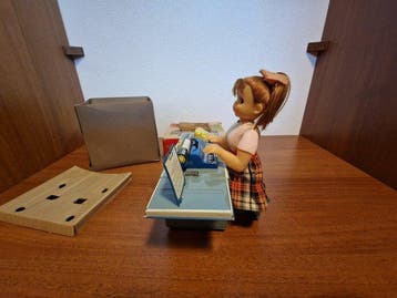 Linemar - Blikken speelgoedfiguur - Battery Operated Miss