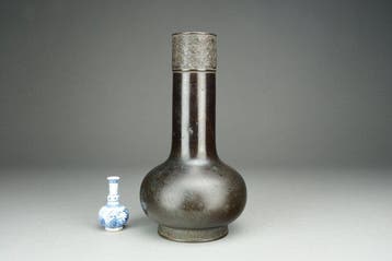 Archaistic Bottle Vase - Brons - China - Qing Dynastie, Antiquités & Art