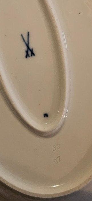 Meissen - Schotel - Porselein - Meissen - Elegante Zuppie, Antiek en Kunst, Antiek | Meubels | Tafels