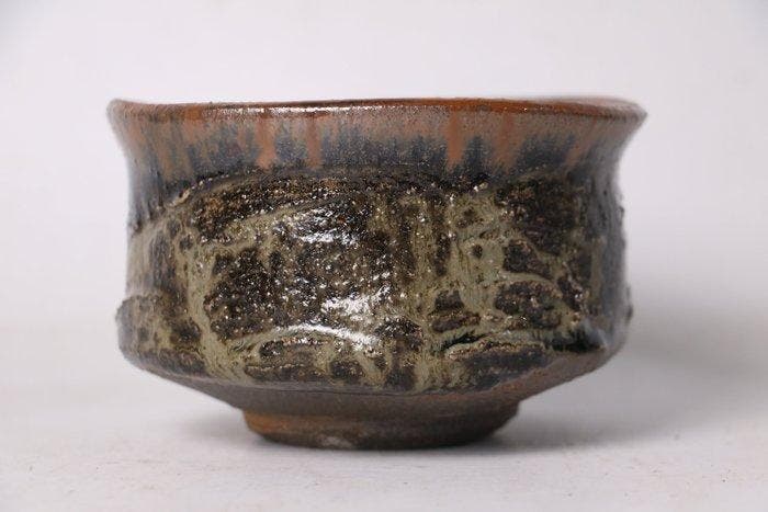 Yanagama Hai-yu Chawan — Een dramatische matcha-kom met, Antiquités & Art, Antiquités | Autres Antiquités