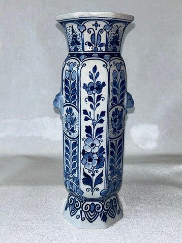 De Porceleyne Fles, Delft - Vaas - Vaas met bloemdecor en