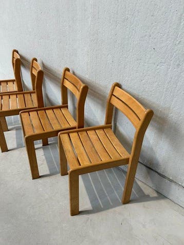 Stoel - hard hout - Een set van vier stoelen