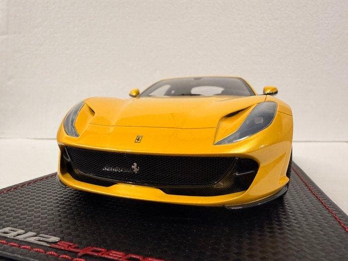 MR Models 1:18 - Voiture miniature - Ferrari 812 Superfast, Hobby & Loisirs créatifs, Voitures miniatures | 1:5 à 1:12