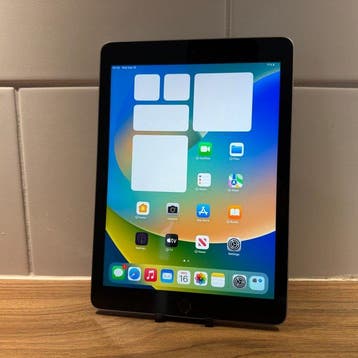 Apple iPad (5th Generation) 128GB Wifi - Mobiele telefoon