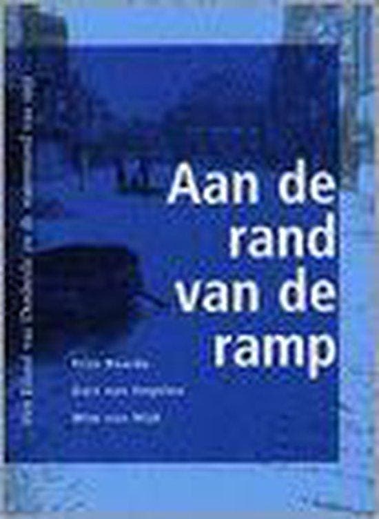 Aan de rand van de ramp / Regionale en stadsgeschiedenis /, Livres, Livres Autre, Envoi