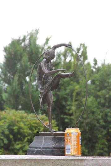 godard - Sculpture, bronzen sculptuur georgian danseres in