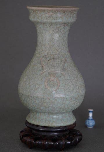 Vaas - Porselein - China - Flaky groen-blauw glazuur