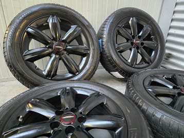 Mini Countryman Paceman Winterbanden 17 inch 5x112 539, Autos : Pièces & Accessoires, Verzenden, Banden en Velgen