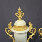 Klok (2) - - Verguld brons - 1850-1900 - Marmer met bronzen, Antiek en Kunst