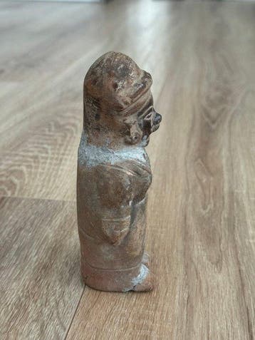 Style précolombien Terre cuite figurine - 15.5 cm (Sans prix, Verzamelen, Mineralen en Fossielen