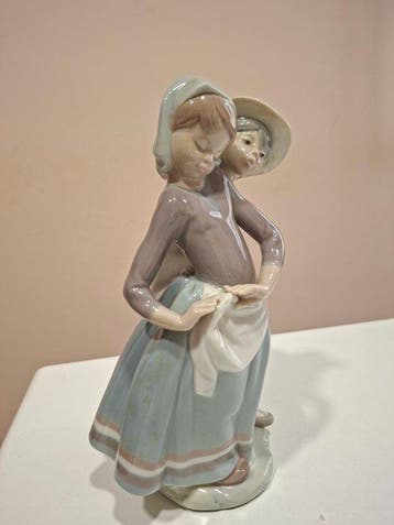 Lladró - Figurine - Giovani innamorati - Porcelaine