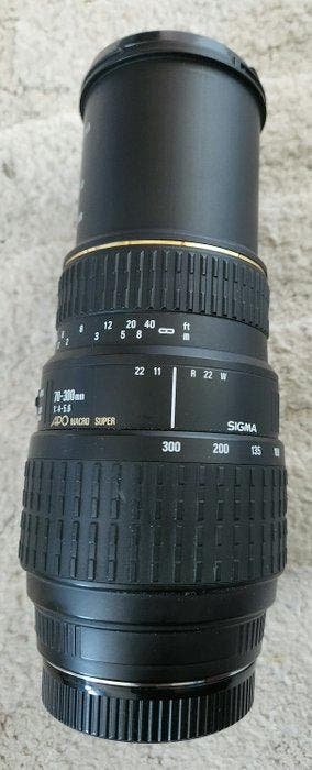 Sigma 70-300mm 1:4-5.6 APO Macro Super Objectif à focale