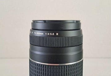 Canon EF 75-300mm 1:4-5.6 III Objectif à focale variable