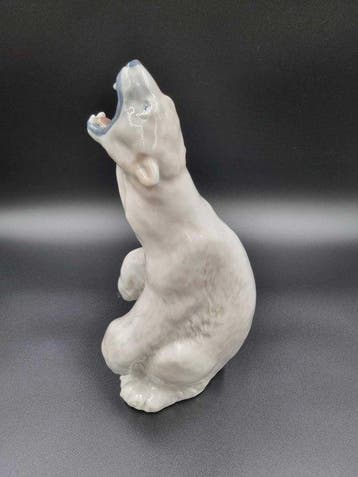 Royal Copenhagen - Figuur - Large Royal Copenhagen “Roaring