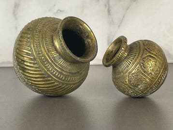 Vaas - Twee antieke Indiase koperen lota-watervaten – Deccan