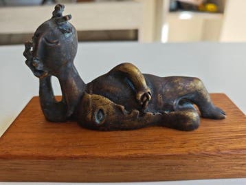 Ripollés (1932) - Mujer tumbada - bronce - sin reserva