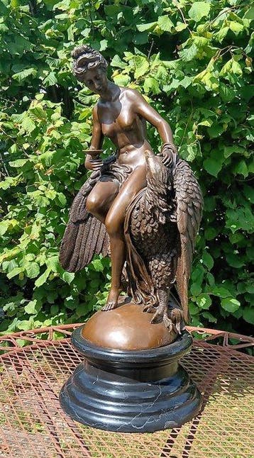 sculptuur, Hebe en de adelaar - 50 cm - brons marmer