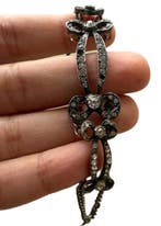 Fabelachtig kostbare en scenografische armband in