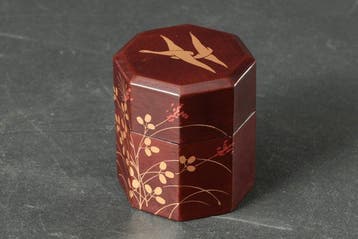 Natsume - Achtzijdige theekist met maki-e, herfstgrassen en