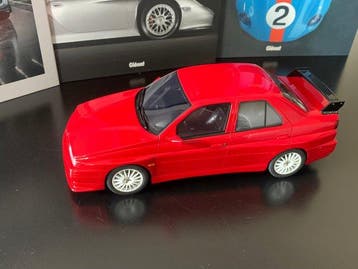 Otto Mobile 1:18 - Voiture de sport miniature - Alfa Romeo