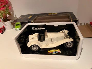 Bburago 1:18 - Modelauto - Alfa Romeo 2300 Spider, Nieuw