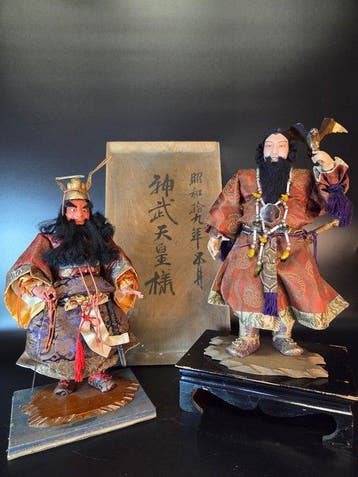 Japanese dolls - Pop Emperor Jimmu ()and Shoki() 1944